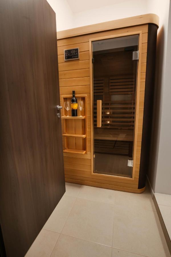 Resita Residence Sauna Apartment Exterior photo